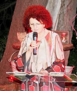 Rosalba Griesi durante "Notti d'estate. Reading di poesie d'amore" che si è tenuto il 5 agosto 2016 a Palazzo San Gervasio 